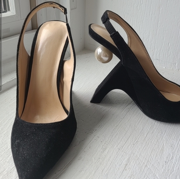 Pearl Pumps with Avant Garde Heel - Picture 8 of 12